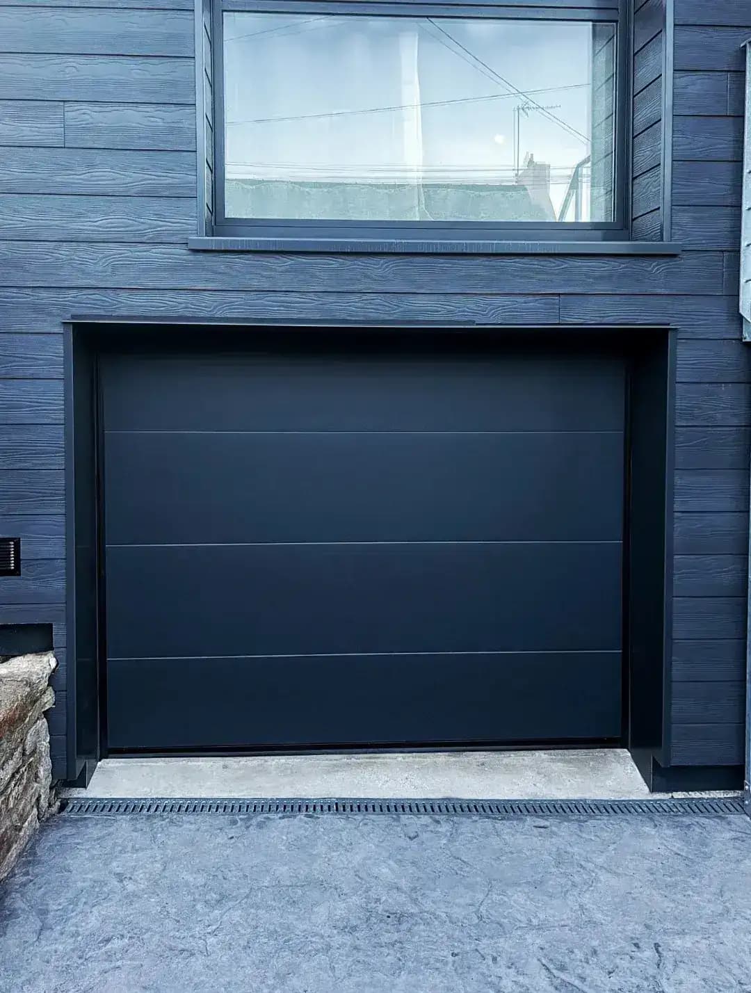 Porte de garage basculante anthracite