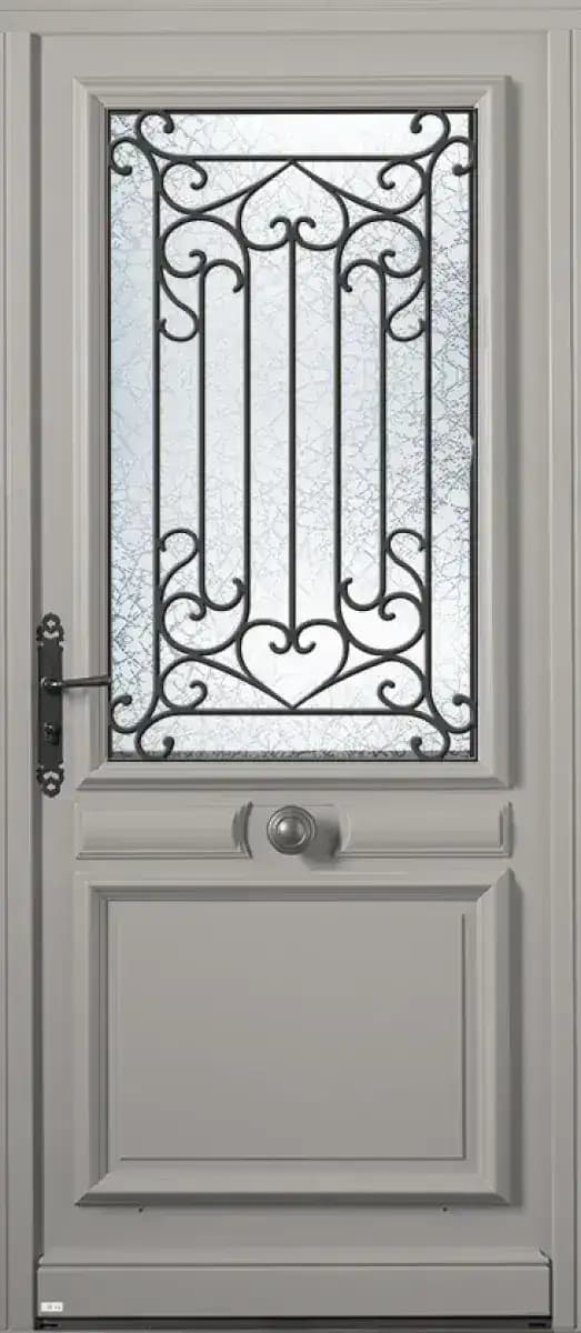 Porte d'entrée en bois modèle Voltaire, grise, à vitrage orné de ferronnerie et panneau mouluré
